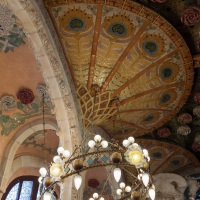 Barcelona-Architektur-PalauMusica, Aufnahmedetails => Canon EOS 5D Mark II | f6,3 | 35mm | Iso 1600 | 0.025s