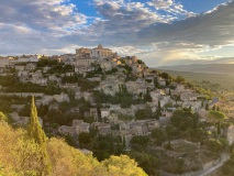 Gordes am frühen Morgen