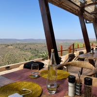 Blick von der Rhino Ridge Lodge in die Landschaft, Hluhluwe-iMfolozi Park